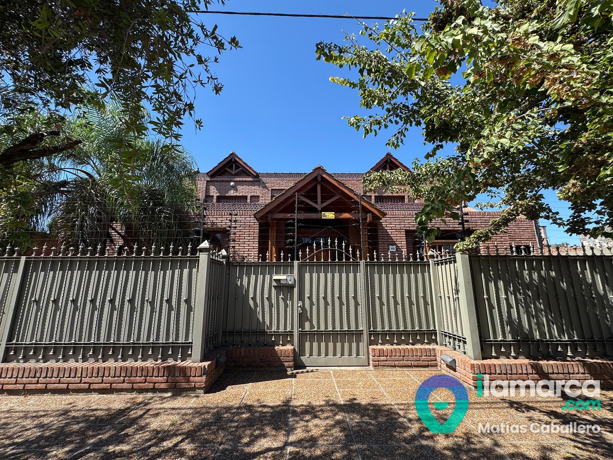 La mejor casa de Villa Centenario 4 dormitorios en suite de pura categoria – foto 1