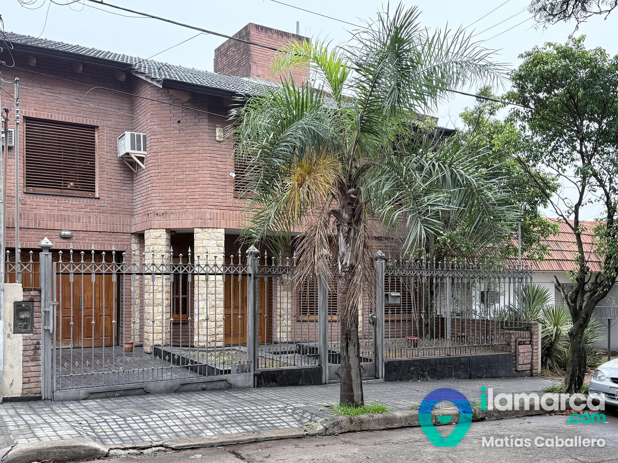 Casa de Categoria a 10 minutos de la Ciudad Universitaria con Quincho y Pileta – foto 1
